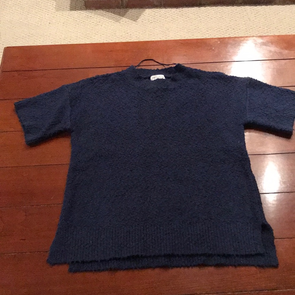 Short sleeve navy blue sweater